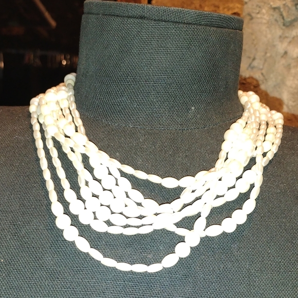 Multi strand and size pearl necklace - Picture 10 of 16